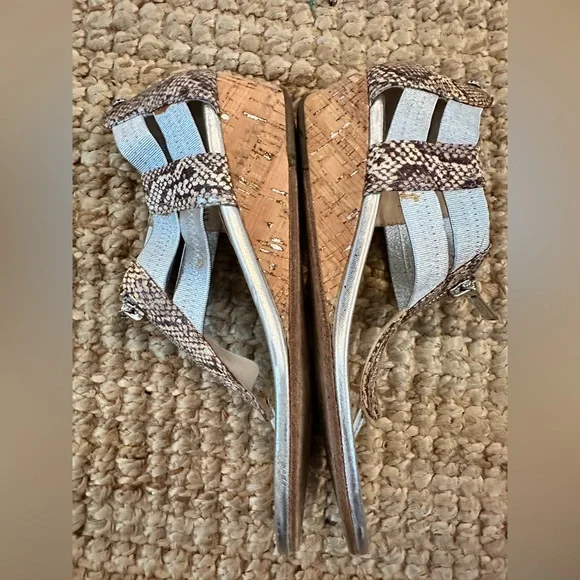 Donald J Pliner Dori Embossed Leather Cork Wedge Thong 8.5 Cork Silver Snakeskin